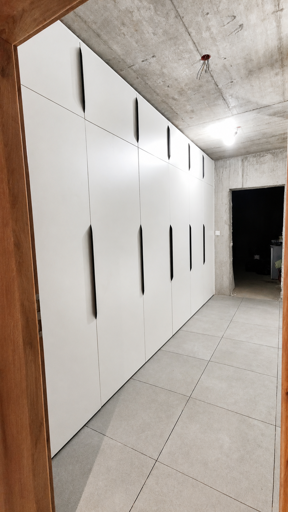 Vstavané úložné priestory v garáži — foto 2